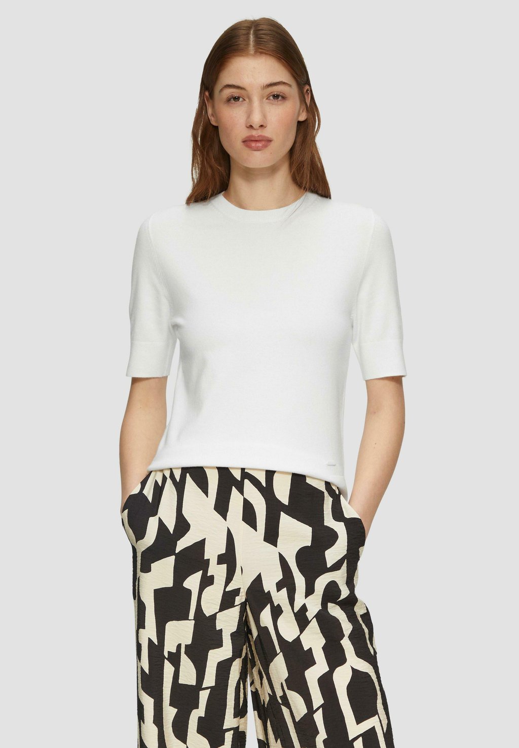 Базовая футболка s.Oliver, молочный
Базовая футболка s.Oliver, молочный