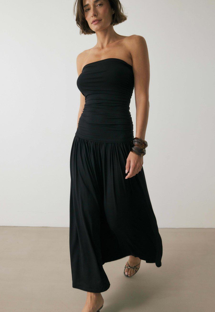 Платье NA-KD FLOWY TUBE, Black
Платье NA-KD FLOWY TUBE, Black