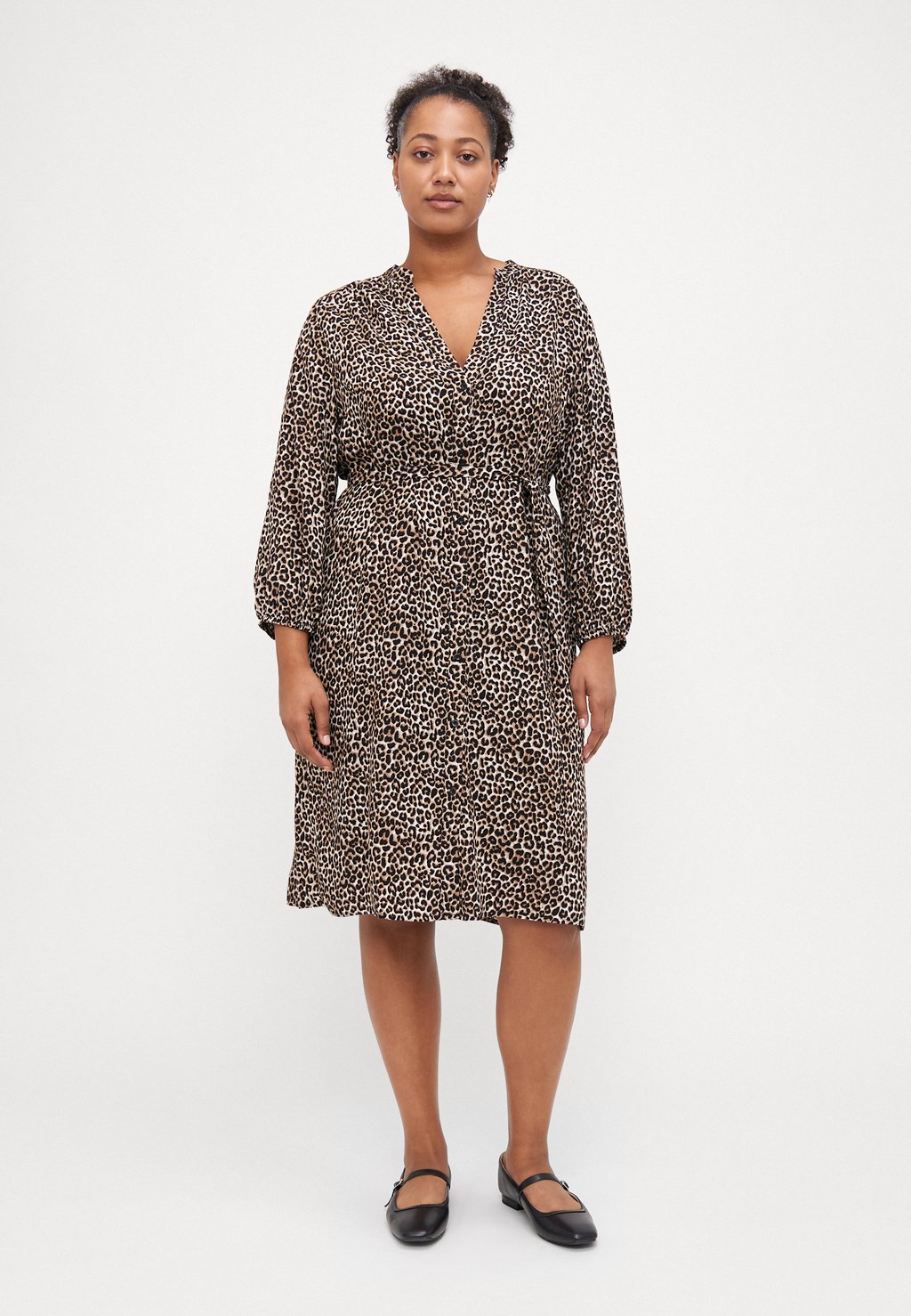 Платье-рубашка CARNEWDENIZIA 3/4 SHIRTDRESS ONLY Carmakoma, черный
Платье-рубашка CARNEWDENIZIA 3/4 SHIRTDRESS ONLY Carmakoma, черный