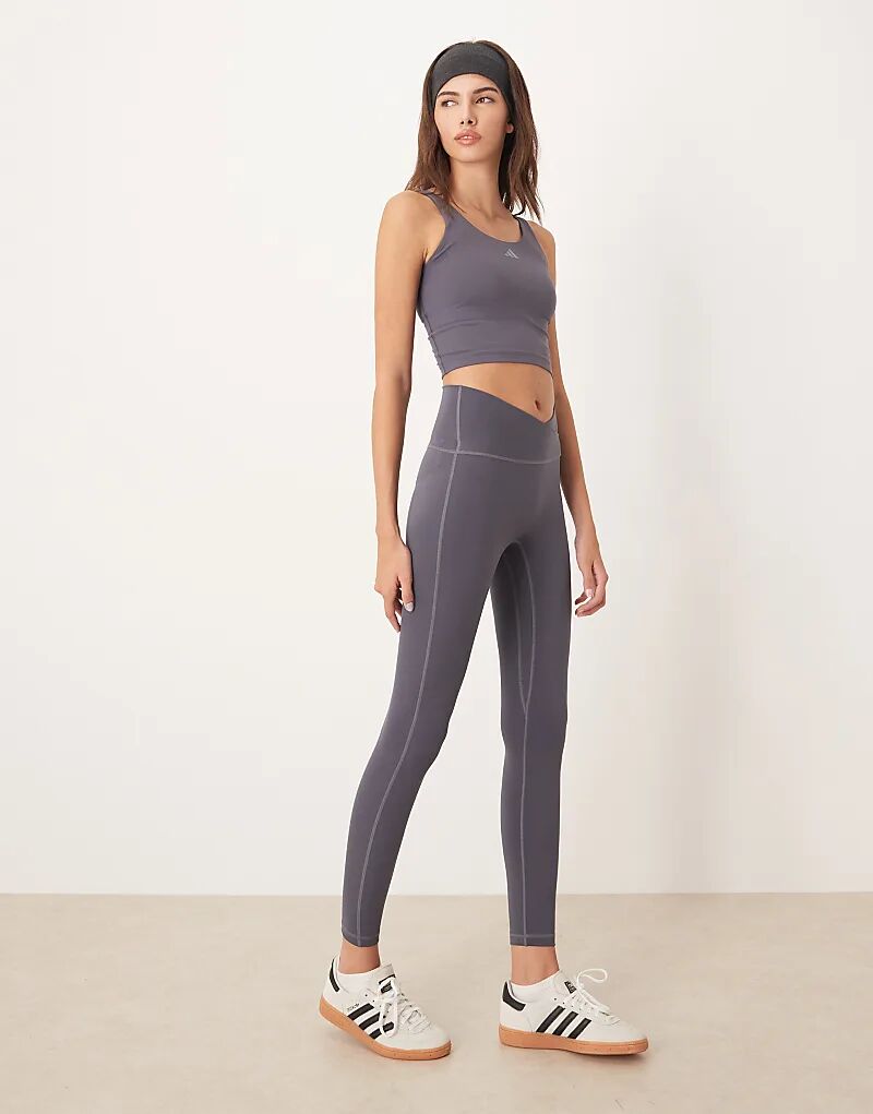 Леггинсы Adidas Performance Three Stripes Studios с перекрещивающимися полосками на поясе в цвете «сланцево-синий»
Леггинсы Adidas Performance Three Stripes Studios с перекрещивающимися полосками на поясе в цвете «сланцево-синий»