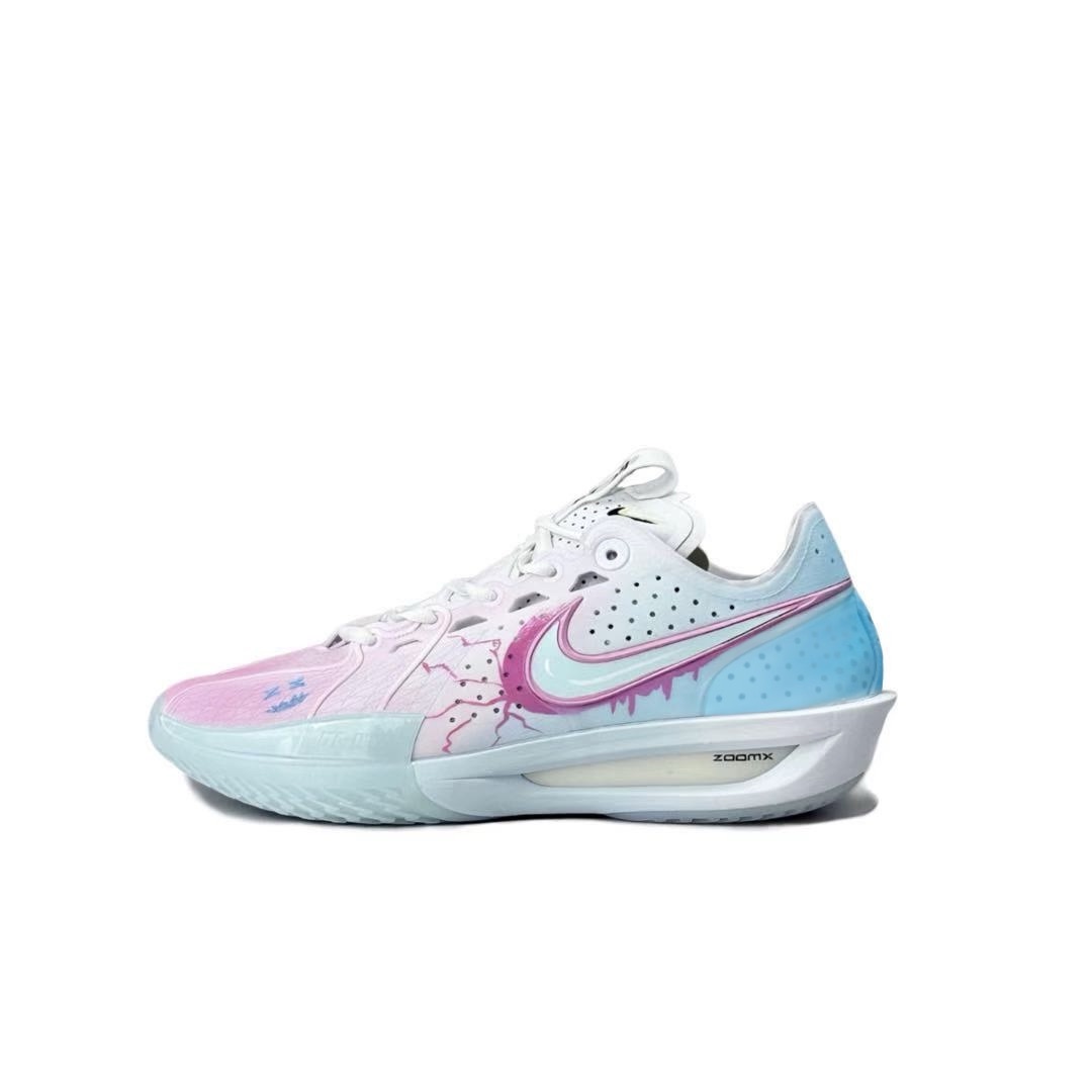 Nike Баскетбольные кроссовки Air Zoom GT Cut 3 Pink Wave Chasing Blue с низкой амортизацией и износостойкостью, мужские, светло-голубые
Nike Баскетбольные кроссовки Air Zoom GT Cut 3 Pink Wave Chasing Blue с низкой амортизацией и износостойкостью, мужские, светло-голубые