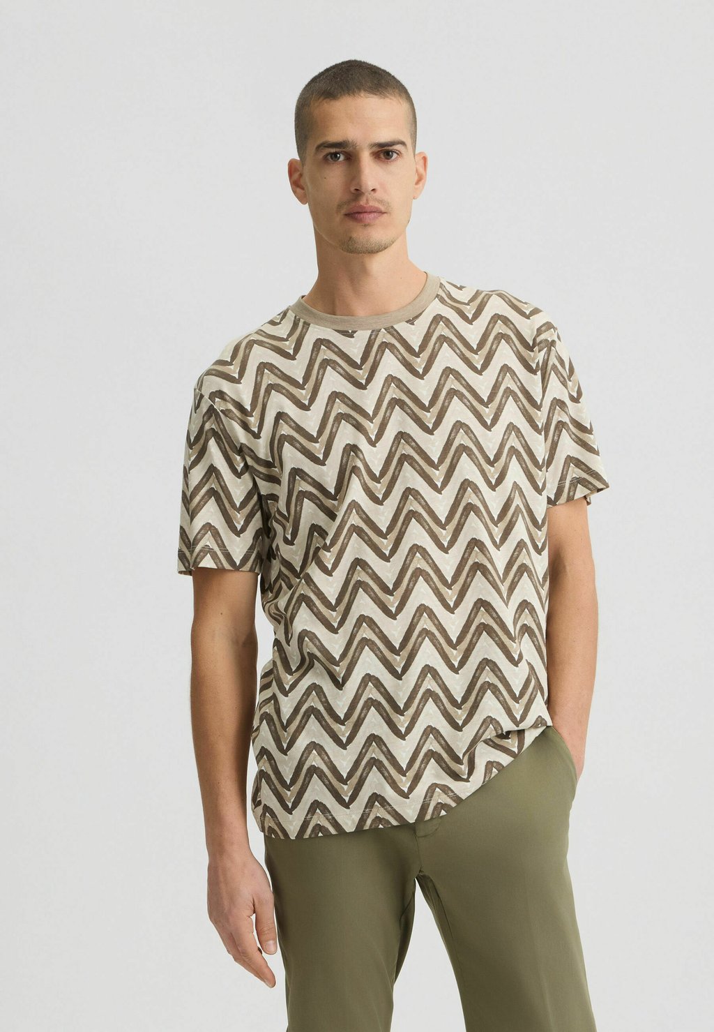 Футболка с принтом LIU JO, хаки
Футболка с принтом LIU JO, хаки