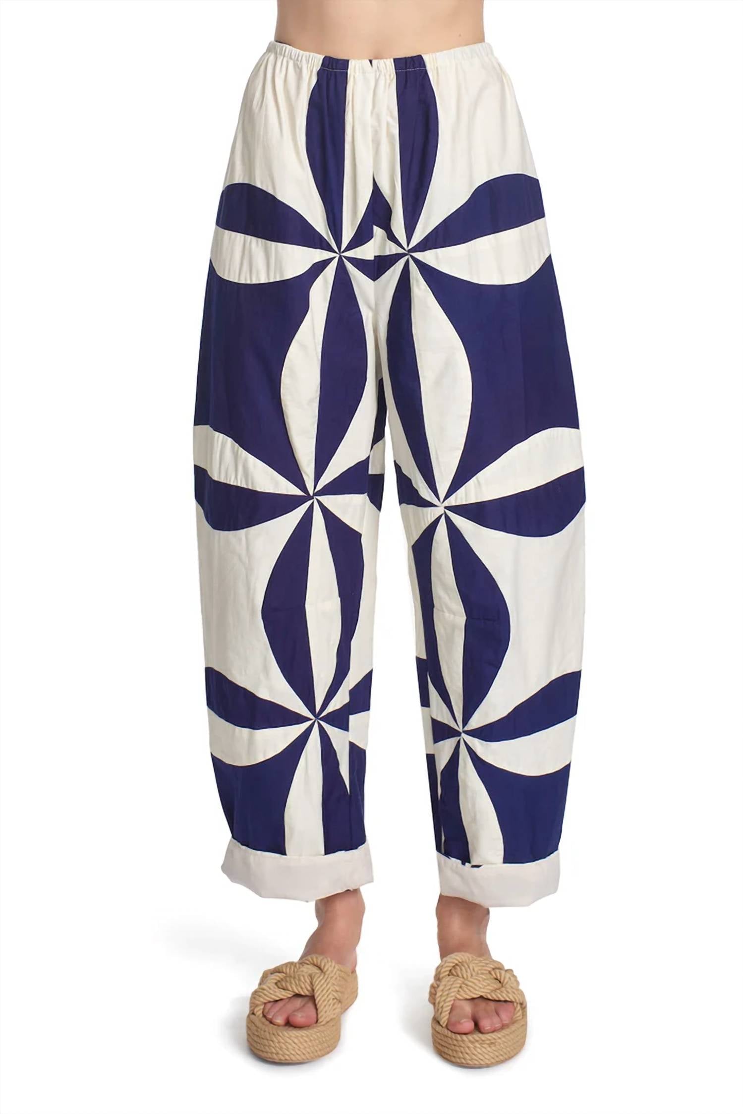 Брюки Solana в синем цвете с заплатками COREY LYNN CALTER
Брюки Solana в синем цвете с заплатками COREY LYNN CALTER