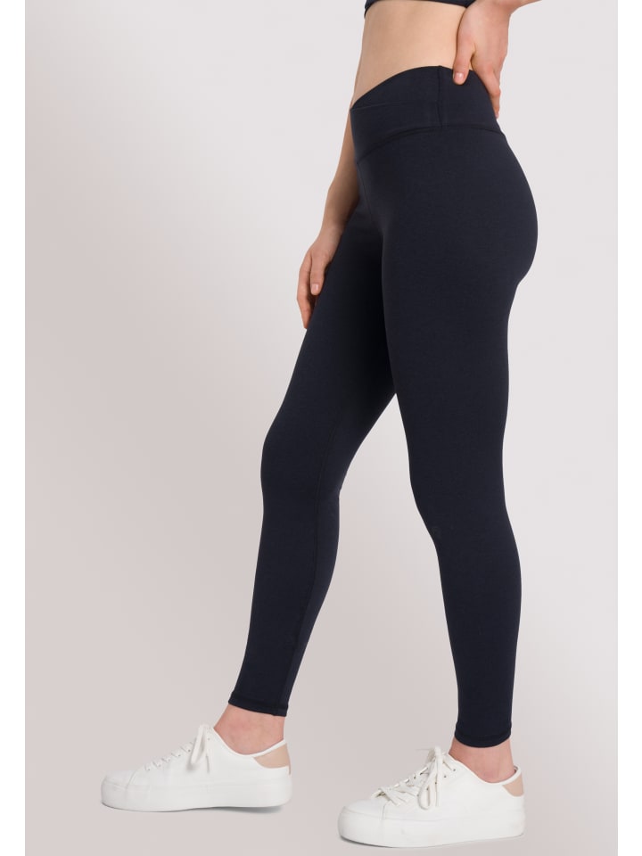 Леггинсы Dahlia черного цвета OCEANSAPART
Леггинсы Dahlia черного цвета OCEANSAPART