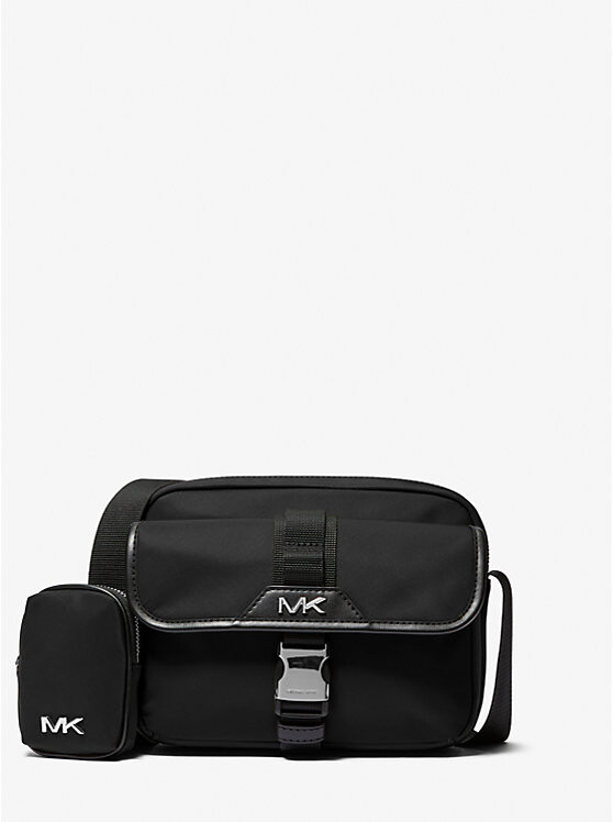 Сумка-мессенджер Brooklyn Recycled Nylon Utility Crossbody Michael Kors, черный
Сумка-мессенджер Brooklyn Recycled Nylon Utility Crossbody Michael Kors, черный
