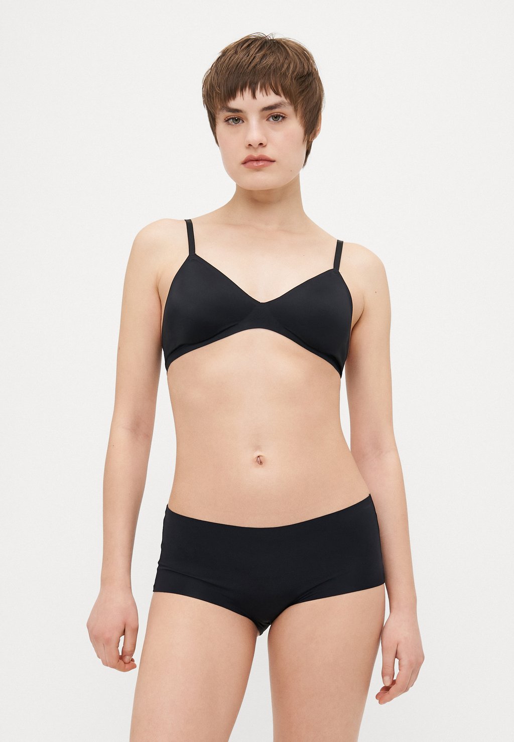 Трусы 7 PACK Anna Field, черный
Трусы 7 PACK Anna Field, черный