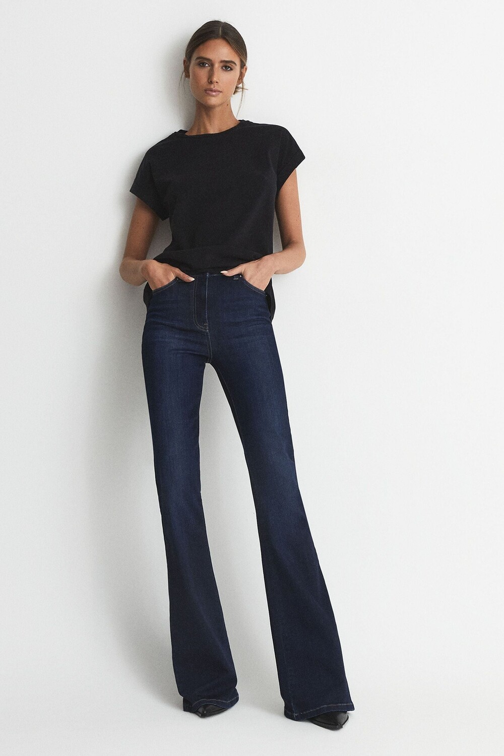 Футболка Тереза с круглым вырезом Reiss, черный
Футболка Тереза с круглым вырезом Reiss, черный