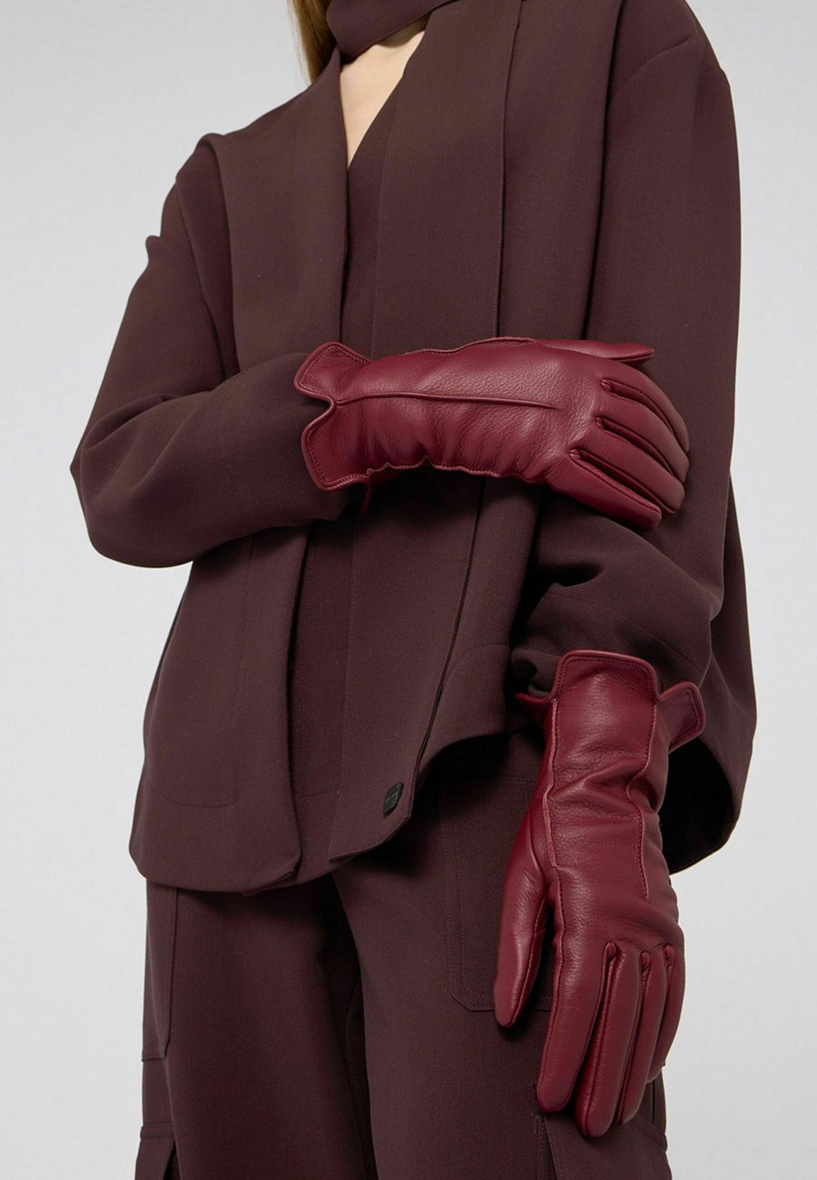 Перчатки Trussardi MARTELLATA CON TAGLIO FRONTALE, Red Turin/Red
Перчатки Trussardi MARTELLATA CON TAGLIO FRONTALE, Red Turin/Red