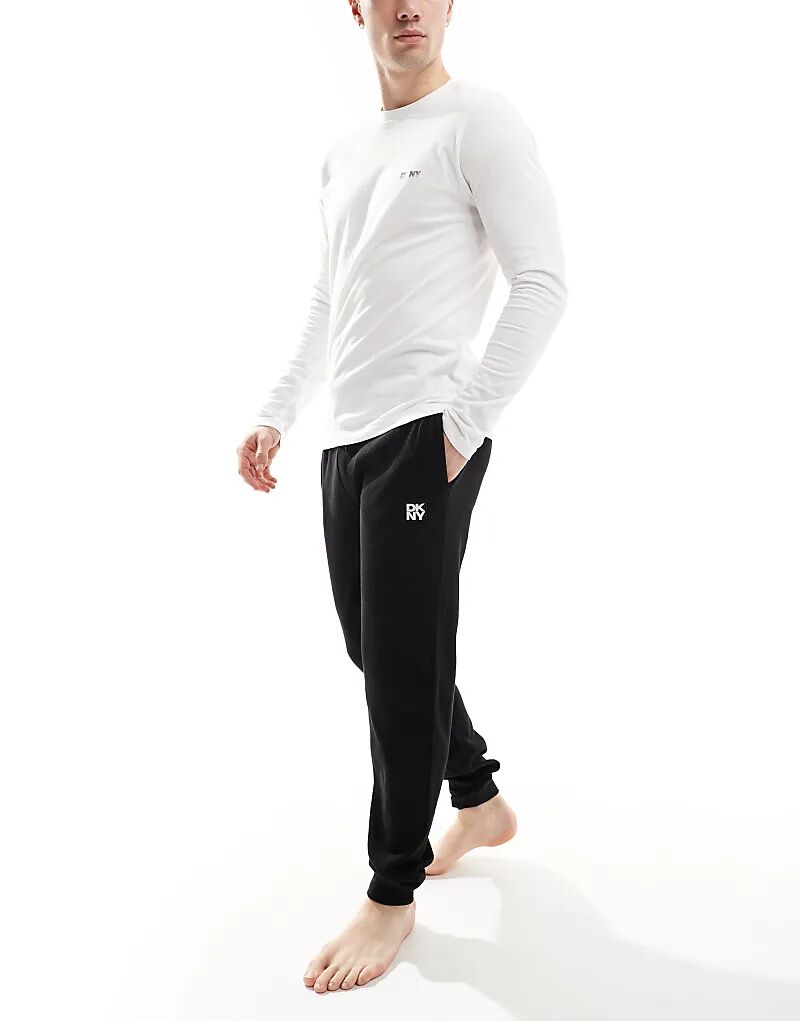 Вафельные брюки Hawks черного цвета DKNY
Вафельные брюки Hawks черного цвета DKNY