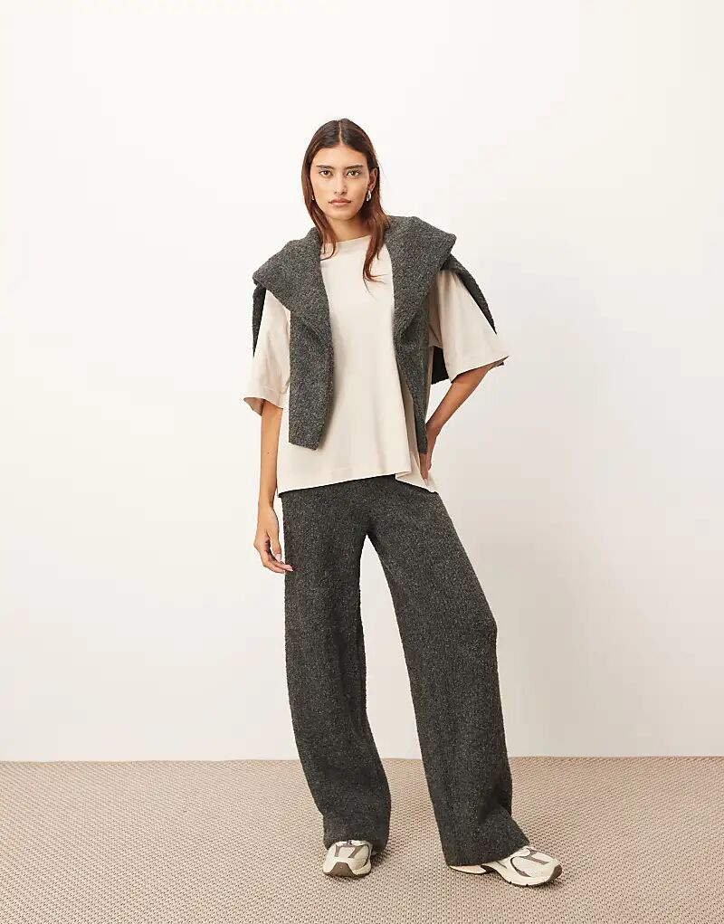 Брюки прямого кроя из трикотажа ARRANGE цвета древесного угля
Брюки прямого кроя из трикотажа ARRANGE цвета древесного угля