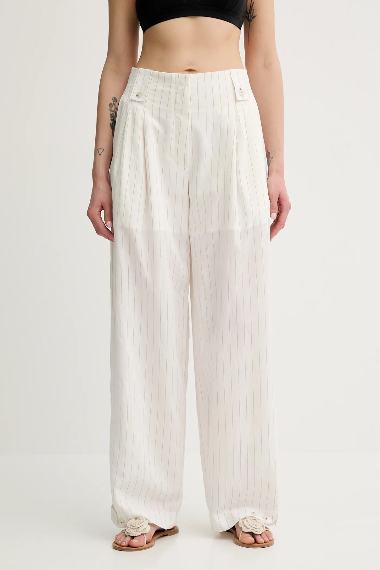 Брюки JENCI Nanushka, бежевый
Брюки JENCI Nanushka, бежевый