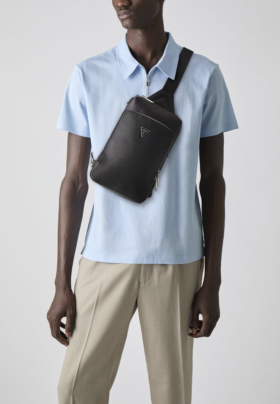 Сумка кросс-боди Guess MILANO CROSSOVER, Black
Сумка кросс-боди Guess MILANO CROSSOVER, Black