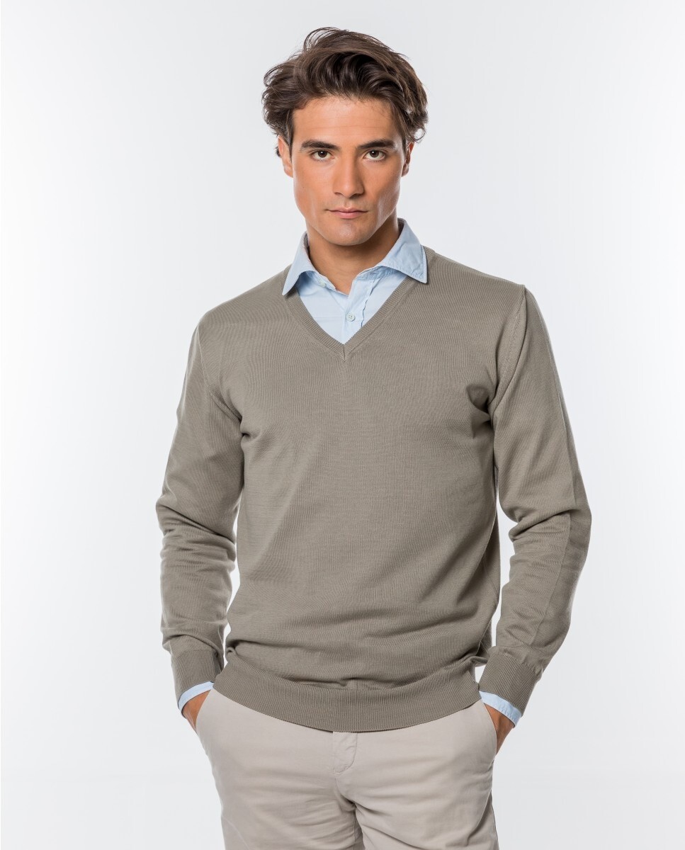 Мужской светло-бежевый свитер с v-образным вырезом Wickett Jones, бежевый
Мужской светло-бежевый свитер с v-образным вырезом Wickett Jones, бежевый