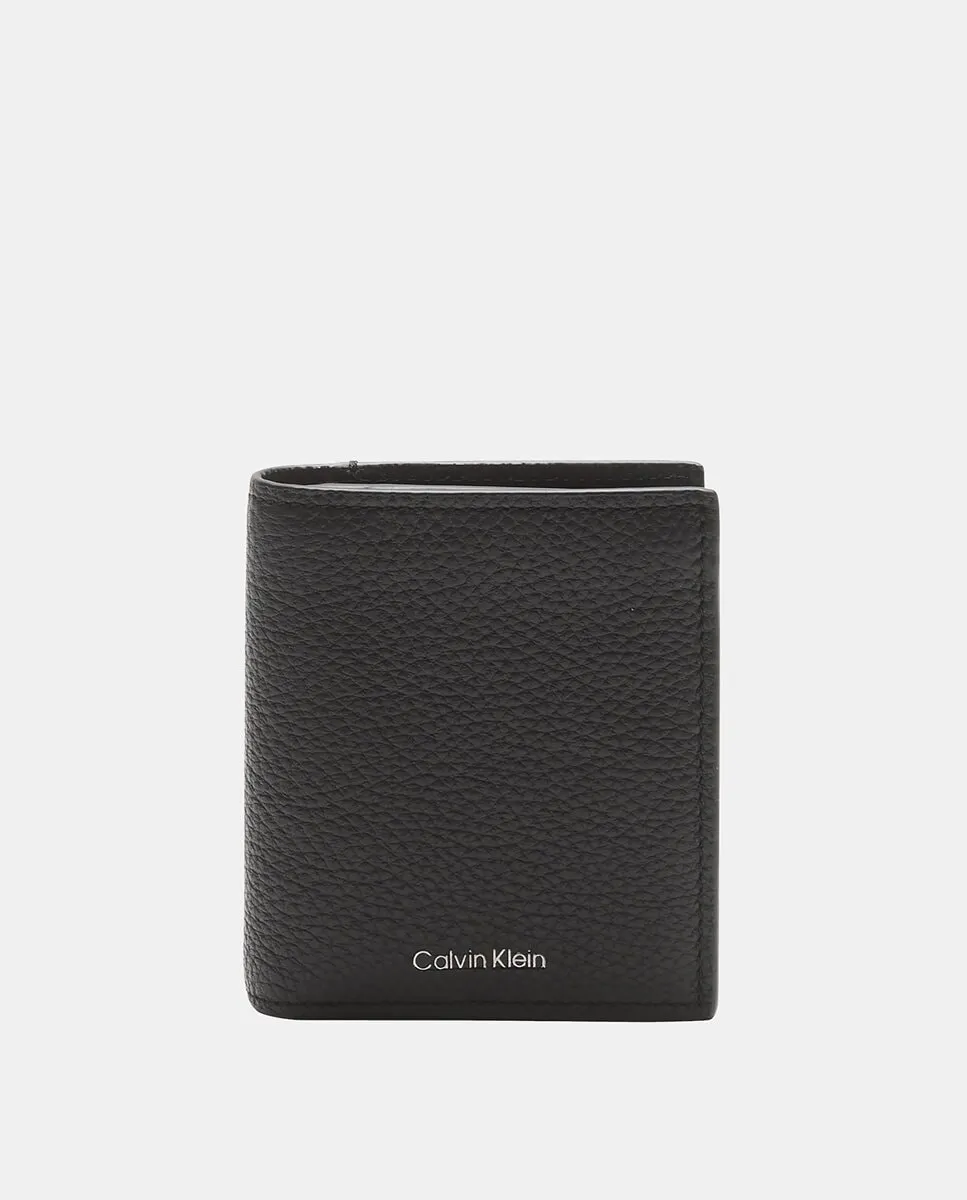 Вертикальная кожаная сумка Calvin Klein, черный
Вертикальная кожаная сумка Calvin Klein, черный