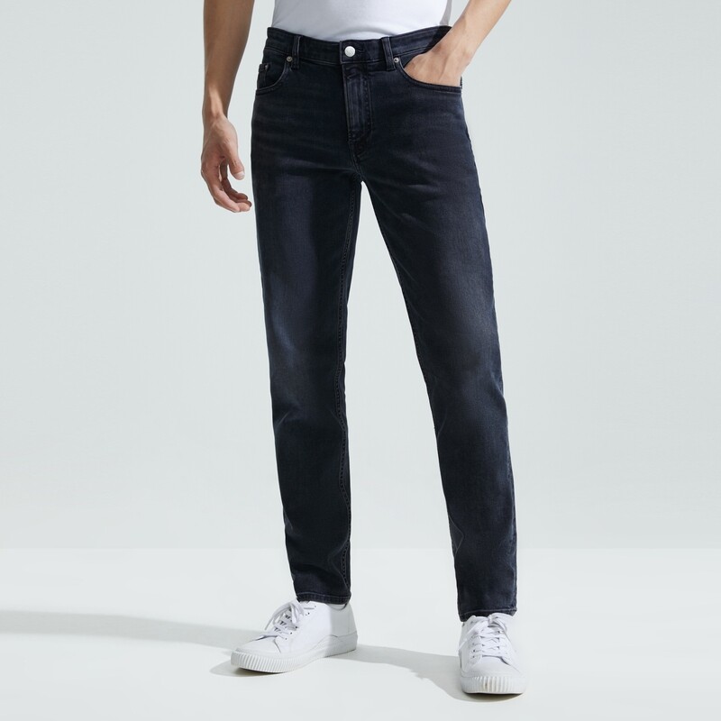 Джинсы мужские Calvin Klein Jeans зауженные, темно - синий
Джинсы мужские Calvin Klein Jeans зауженные, темно - синий