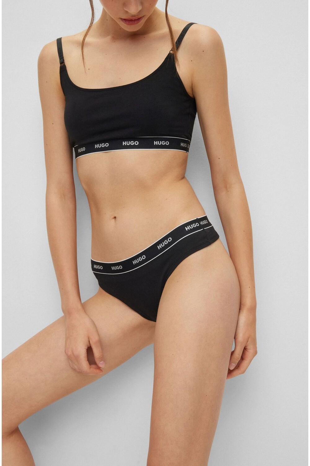 Трусики-Стринги из эластичного хлопка 3 упаковки Hugo, черный
Трусики-Стринги из эластичного хлопка 3 упаковки Hugo, черный