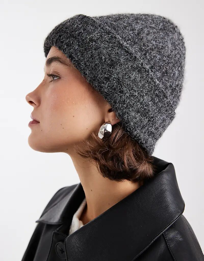 Шапка-бини из толстой пряжи Vero Moda серого меланжевого цвета
Шапка-бини из толстой пряжи Vero Moda серого меланжевого цвета