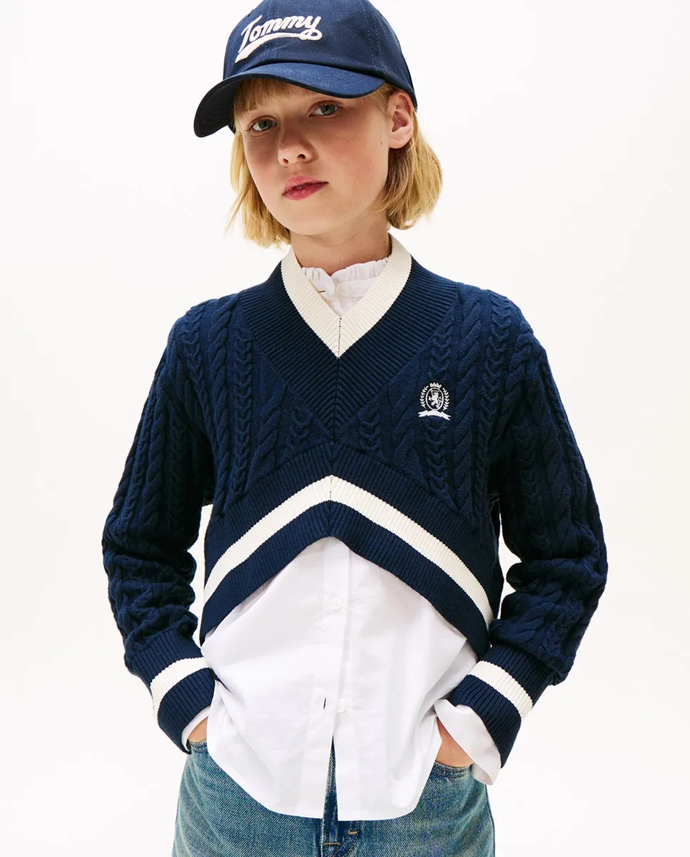 Детский джемпер с узором «косичка», V-образным вырезом и укороченным дизайном Tommy Hilfiger, темно-синий
Детский джемпер с узором «косичка», V-образным вырезом и укороченным дизайном Tommy Hilfiger, темно-синий