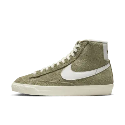 Кроссовки Nike Blazer Mid '77 Vintage, цвет Medium Olive/Coconut Milk/Black/Sail
Кроссовки Nike Blazer Mid '77 Vintage, цвет Medium Olive/Coconut Milk/Black/Sail