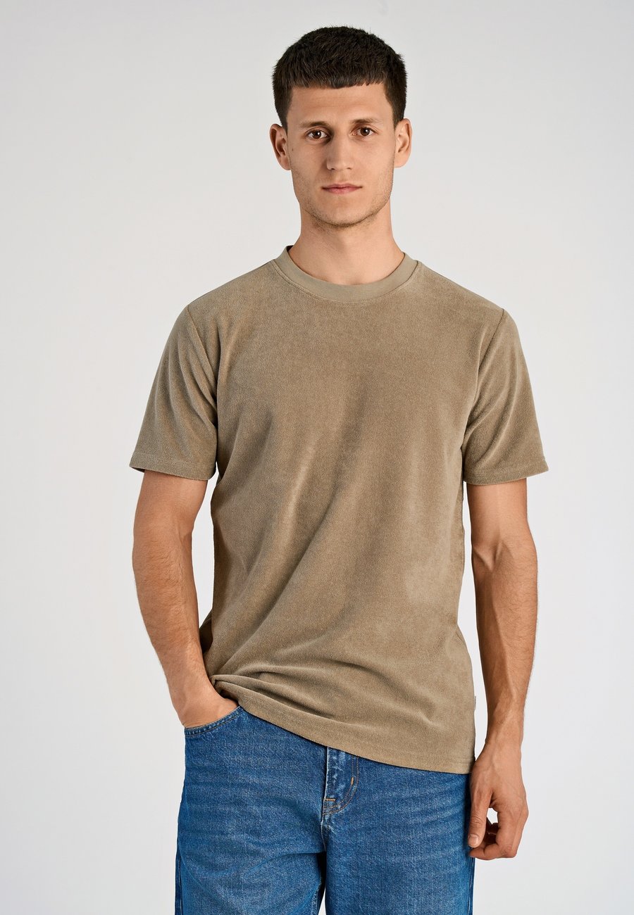 Футболка Lindbergh TOWEL TEE , Stone /Light Grey, Серый, Футболка Lindbergh TOWEL TEE , Stone /Light Grey
Футболка Lindbergh TOWEL TEE , Stone /Light Grey, Серый, Футболка Lindbergh TOWEL TEE , Stone /Light Grey