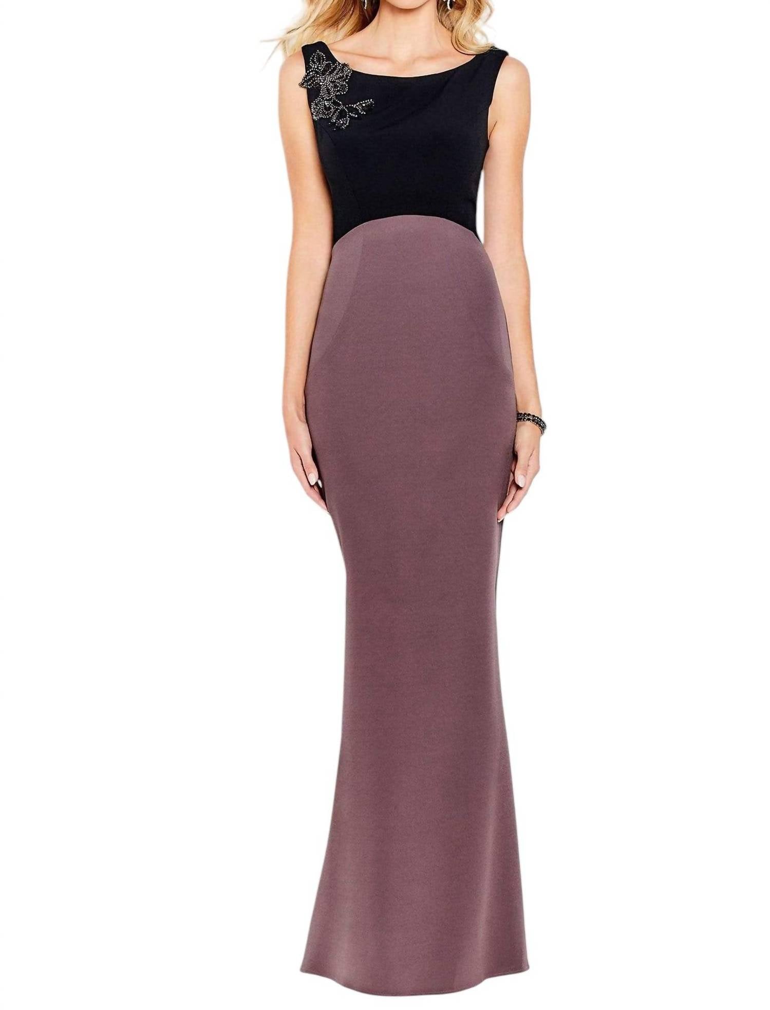 Платье-футляр с вырезом-лодочкой двух цветов: черный/ромовый изюм Cameron Blake
Платье-футляр с вырезом-лодочкой двух цветов: черный/ромовый изюм Cameron Blake