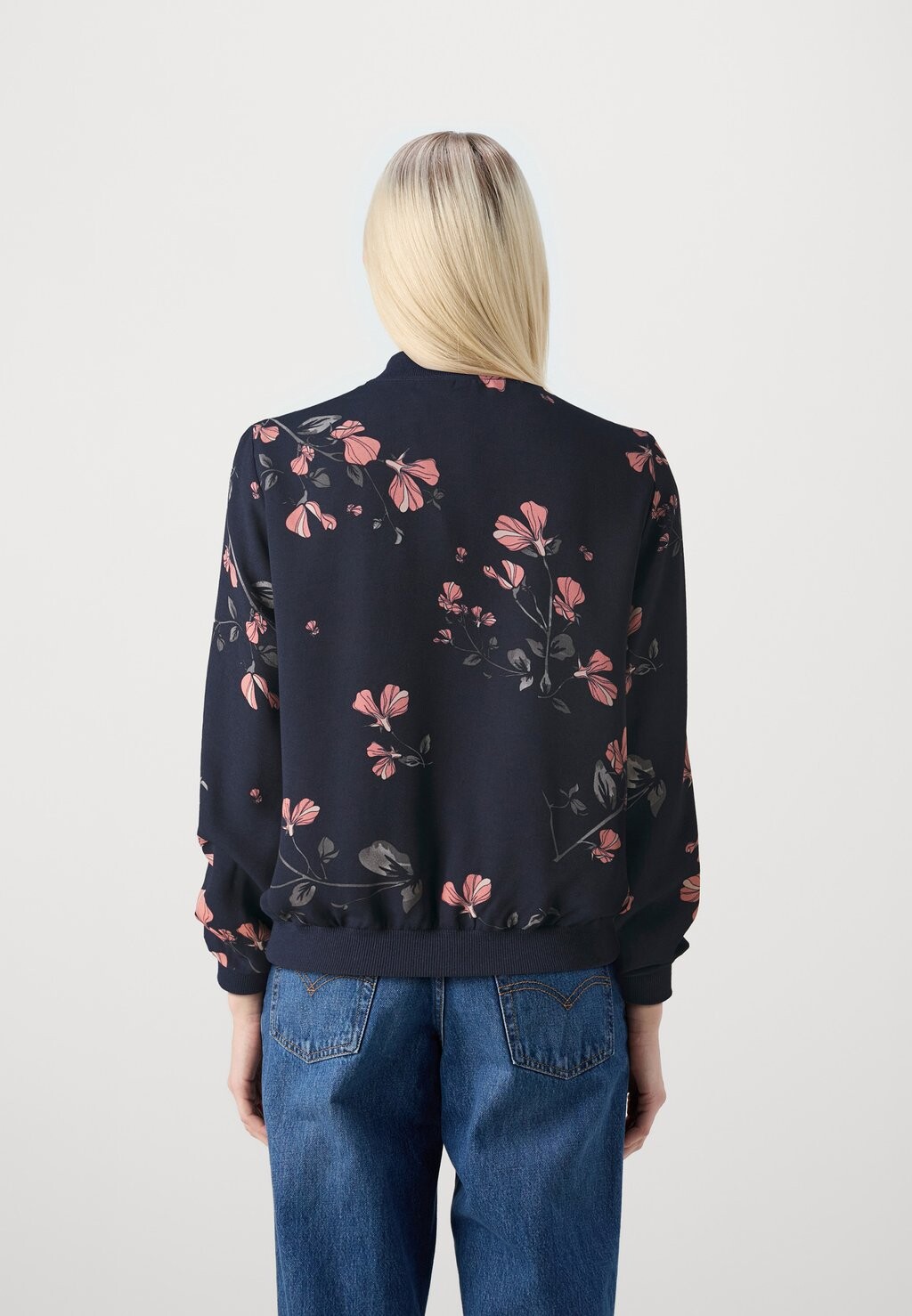 Куртка-бомбер VMNEWHALLIE Vero Moda, темно-синий
Куртка-бомбер VMNEWHALLIE Vero Moda, темно-синий