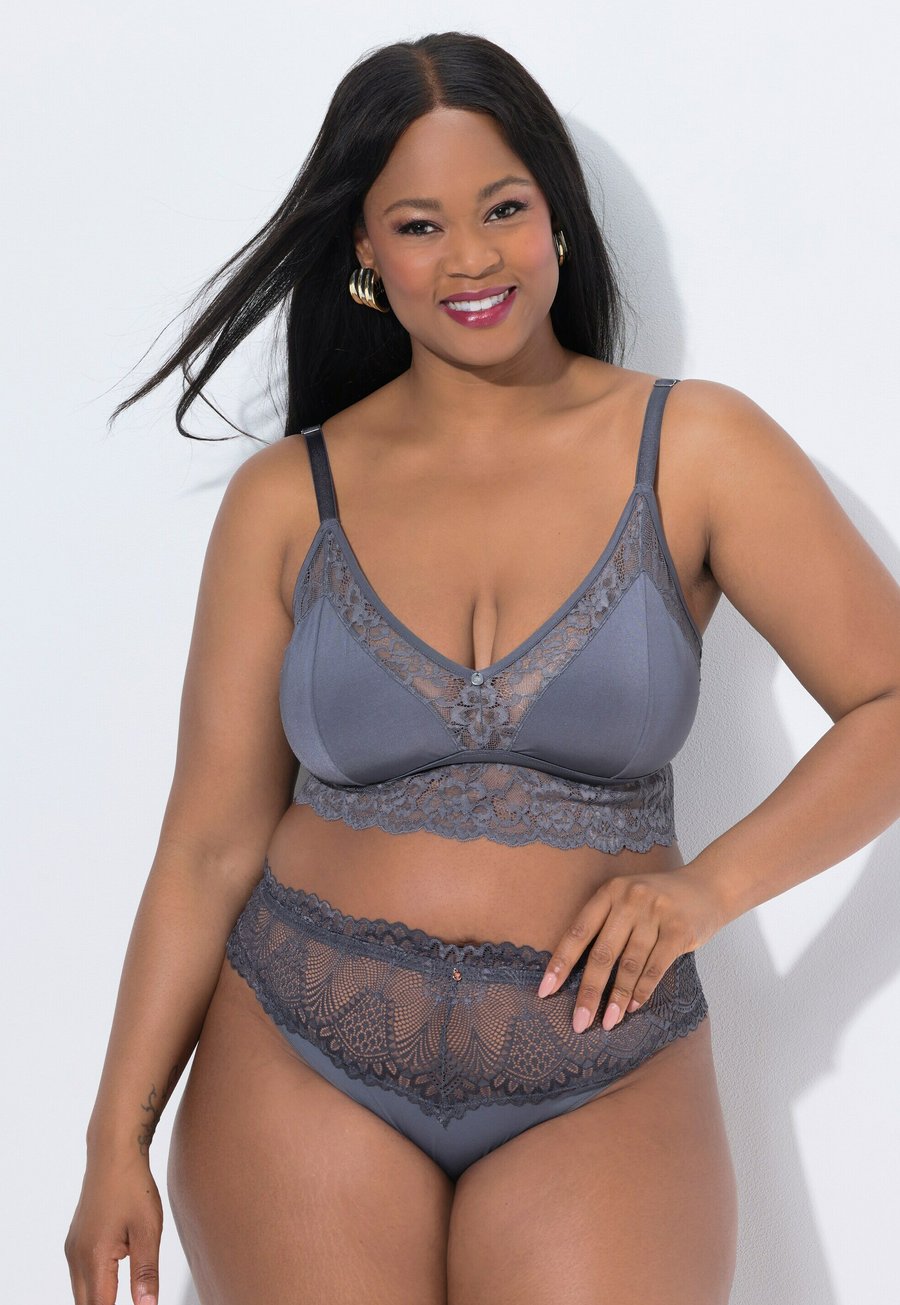 Трусы Ulla Popken TRUYOU STRINGS 3ER-PACK BUND, Pink
Трусы Ulla Popken TRUYOU STRINGS 3ER-PACK BUND, Pink