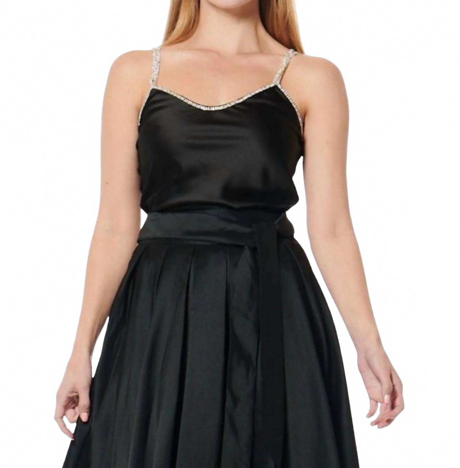 Топ без рукавов со стразами, черный Gracia, черный
Топ без рукавов со стразами, черный Gracia, черный