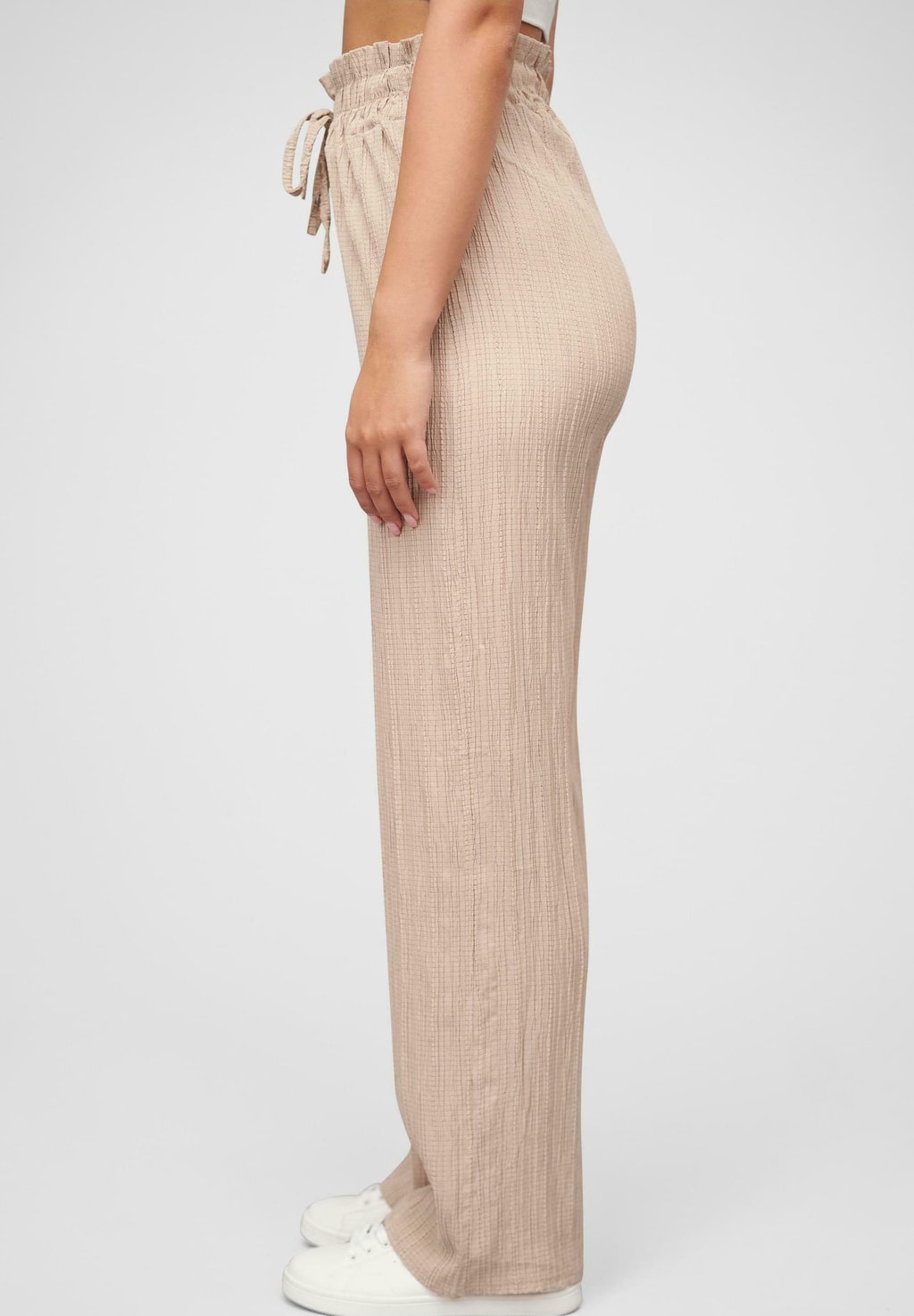 Брюки MIT WEITEM BEINSCHNITT UND STRUKTUR Cloud 5ive, бежевый
Брюки MIT WEITEM BEINSCHNITT UND STRUKTUR Cloud 5ive, бежевый