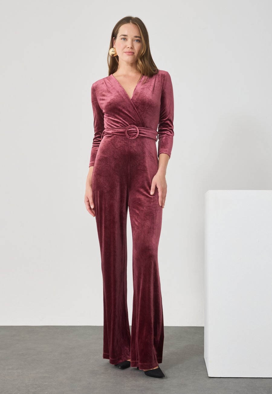 Комбинезон Anna Field Jumpsuit, Burgundy/Bordeaux
Комбинезон Anna Field Jumpsuit, Burgundy/Bordeaux