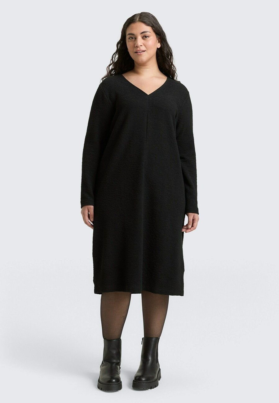 Платье TOM TAILOR Jumper dress, Deep Black/Black
Платье TOM TAILOR Jumper dress, Deep Black/Black