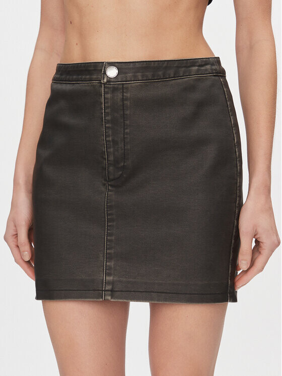 Юбка из искусственной кожи, стандартного кроя Noisy May, черный
Юбка из искусственной кожи, стандартного кроя Noisy May, черный