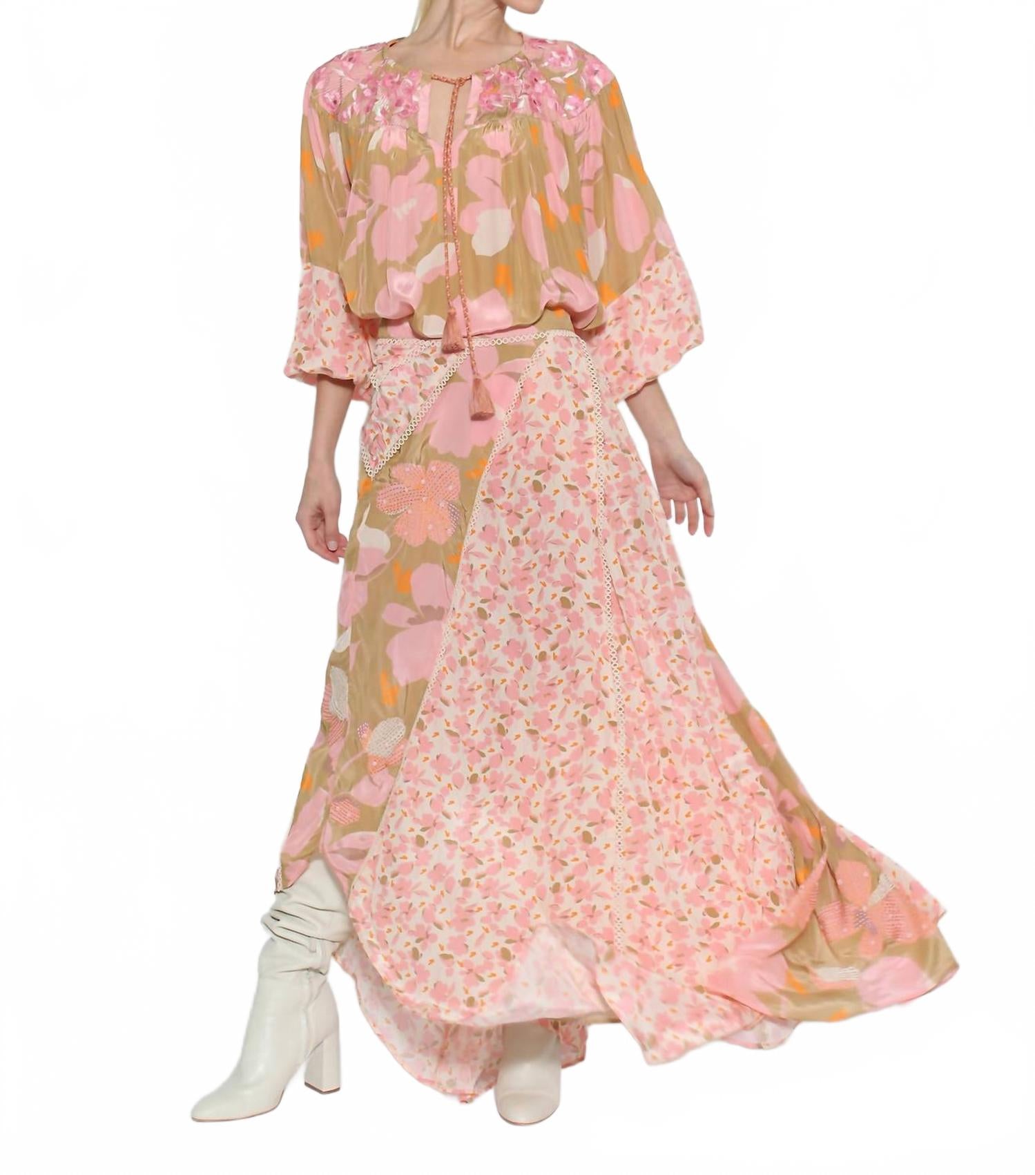 Sh-4593 Топ в верблюжьем цвете с летним цветочным принтом TAJ by SABRINA CRIPPA, коричневый
Sh-4593 Топ в верблюжьем цвете с летним цветочным принтом TAJ by SABRINA CRIPPA, коричневый