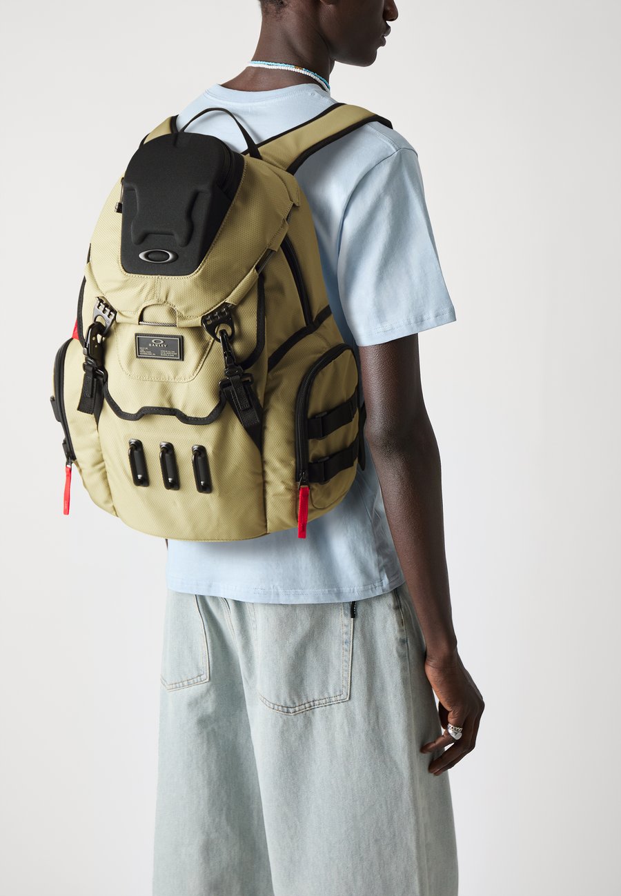 Рюкзак Oakley BATHROOM SINK UNISEX, Pebble/Beige
Рюкзак Oakley BATHROOM SINK UNISEX, Pebble/Beige