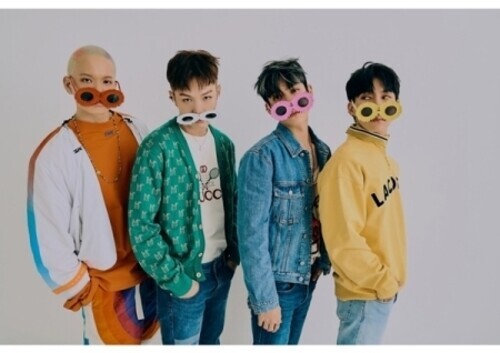 CD диск BTOB 4U: Inside (Side Version) (incl. 96pg Booklet, Lyric Paper, Mini Poster,Postcard, Sticker + Photocard)
CD диск BTOB 4U: Inside (Side Version) (incl. 96pg Booklet, Lyric Paper, Mini Poster,Postcard, Sticker + Photocard)