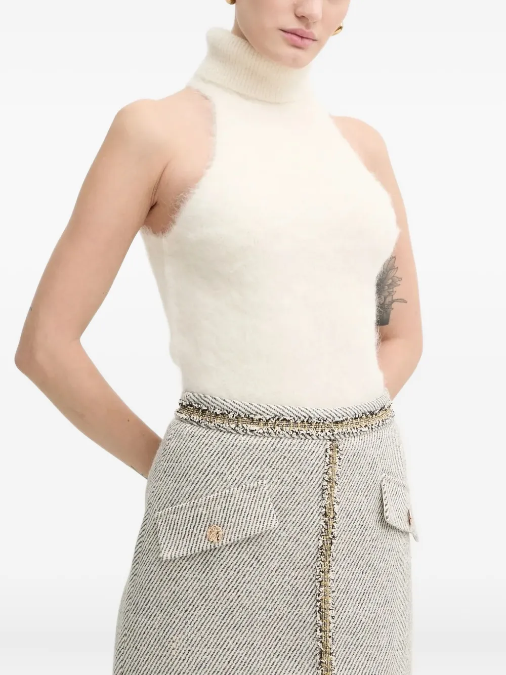 Трикотажный топ с халтер-воротом Gestuz, белый
Трикотажный топ с халтер-воротом Gestuz, белый