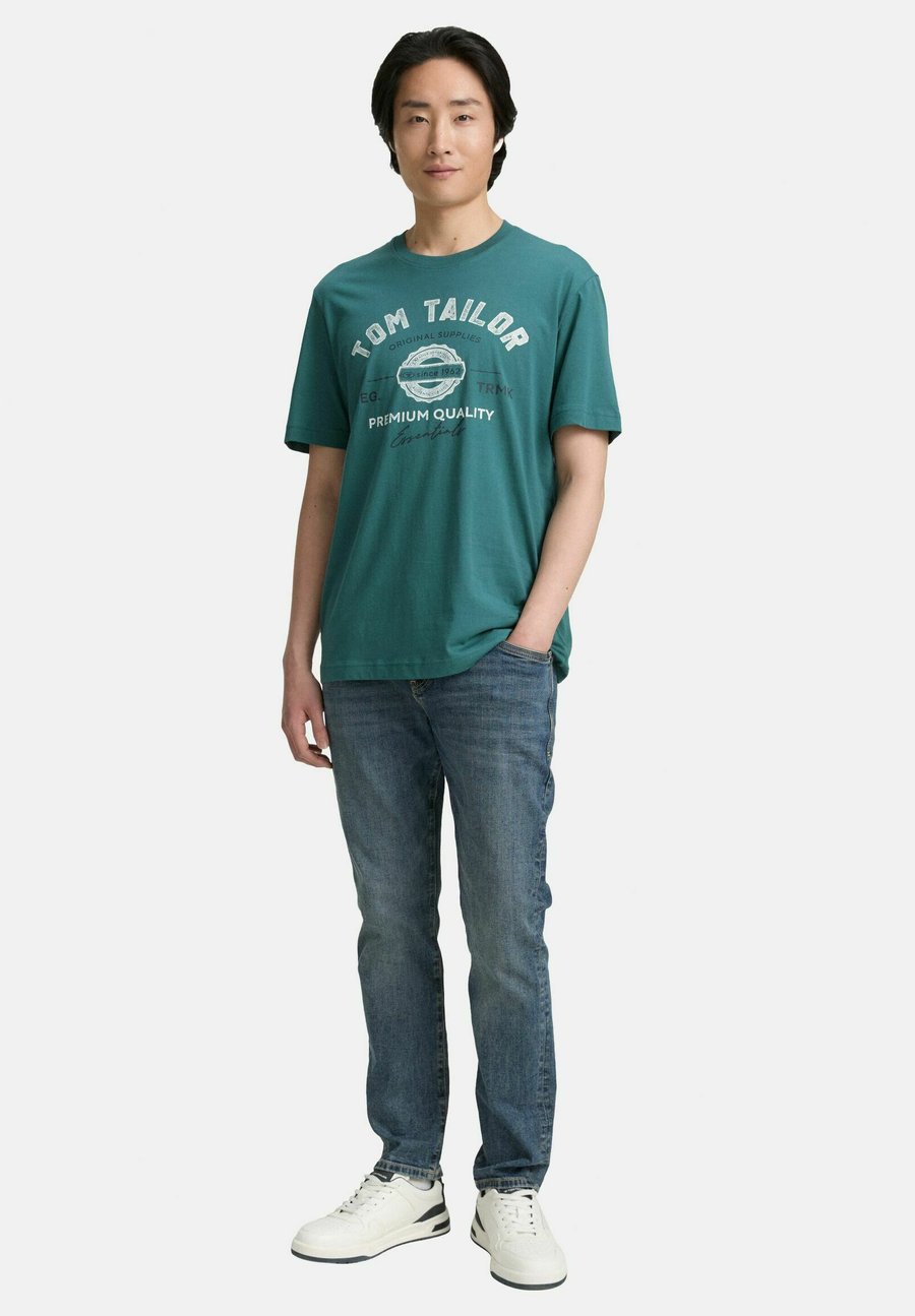 Футболка TOM TAILOR LOGO 2 PACK, Grün/Mottled Light Green, Зеленый, Футболка TOM TAILOR LOGO 2 PACK, Grün/Mottled Light Green
Футболка TOM TAILOR LOGO 2 PACK, Grün/Mottled Light Green, Зеленый, Футболка TOM TAILOR LOGO 2 PACK, Grün/Mottled Light Green