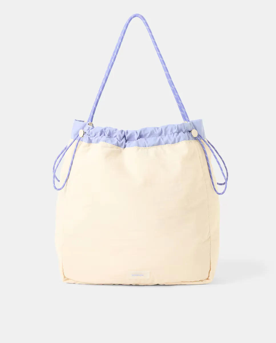 Спортивная сумка однотонного цвета Jo & Mr. Joe, белый
Спортивная сумка однотонного цвета Jo & Mr. Joe, белый