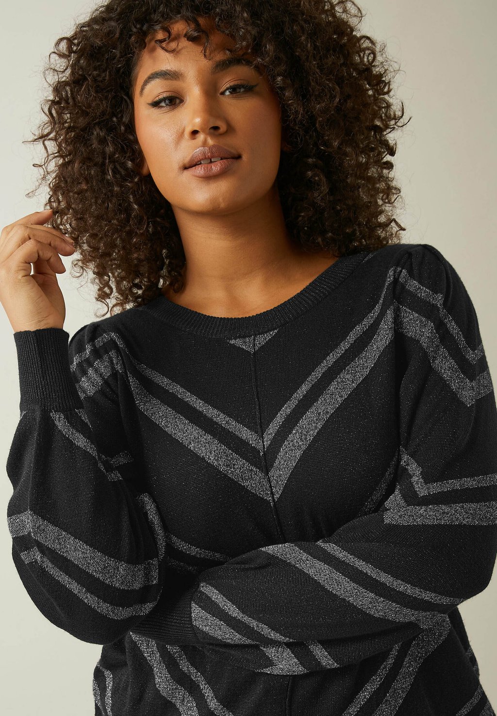 Джемпер CHEVRON Evans, антрацит
Джемпер CHEVRON Evans, антрацит