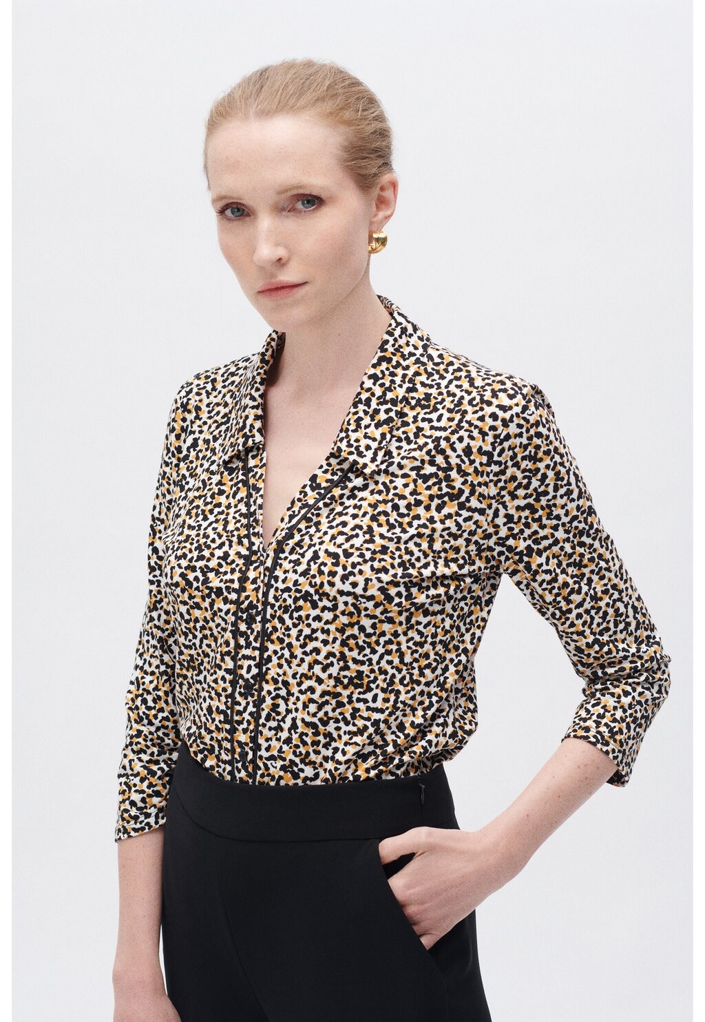 Блузка-рубашка CAROLL CAROLL; FRENCH BRAND; FASHION; ELEGANT; MODERN T-SHIRT TITO, цвет ecru
Блузка-рубашка CAROLL CAROLL; FRENCH BRAND; FASHION; ELEGANT; MODERN T-SHIRT TITO, цвет ecru