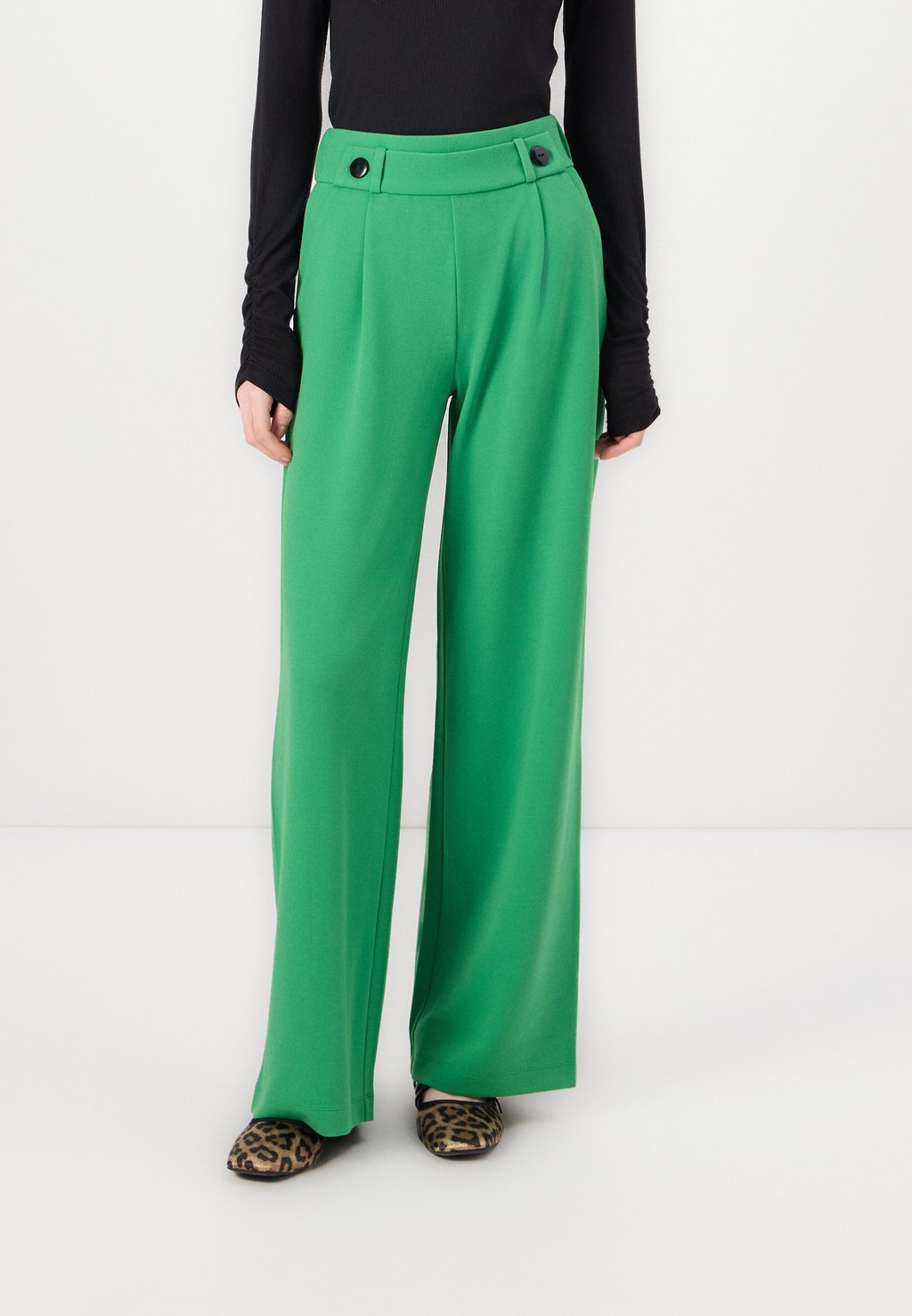 Брюки GEGGO NEW LONG PANT JDY, зеленый
Брюки GEGGO NEW LONG PANT JDY, зеленый
