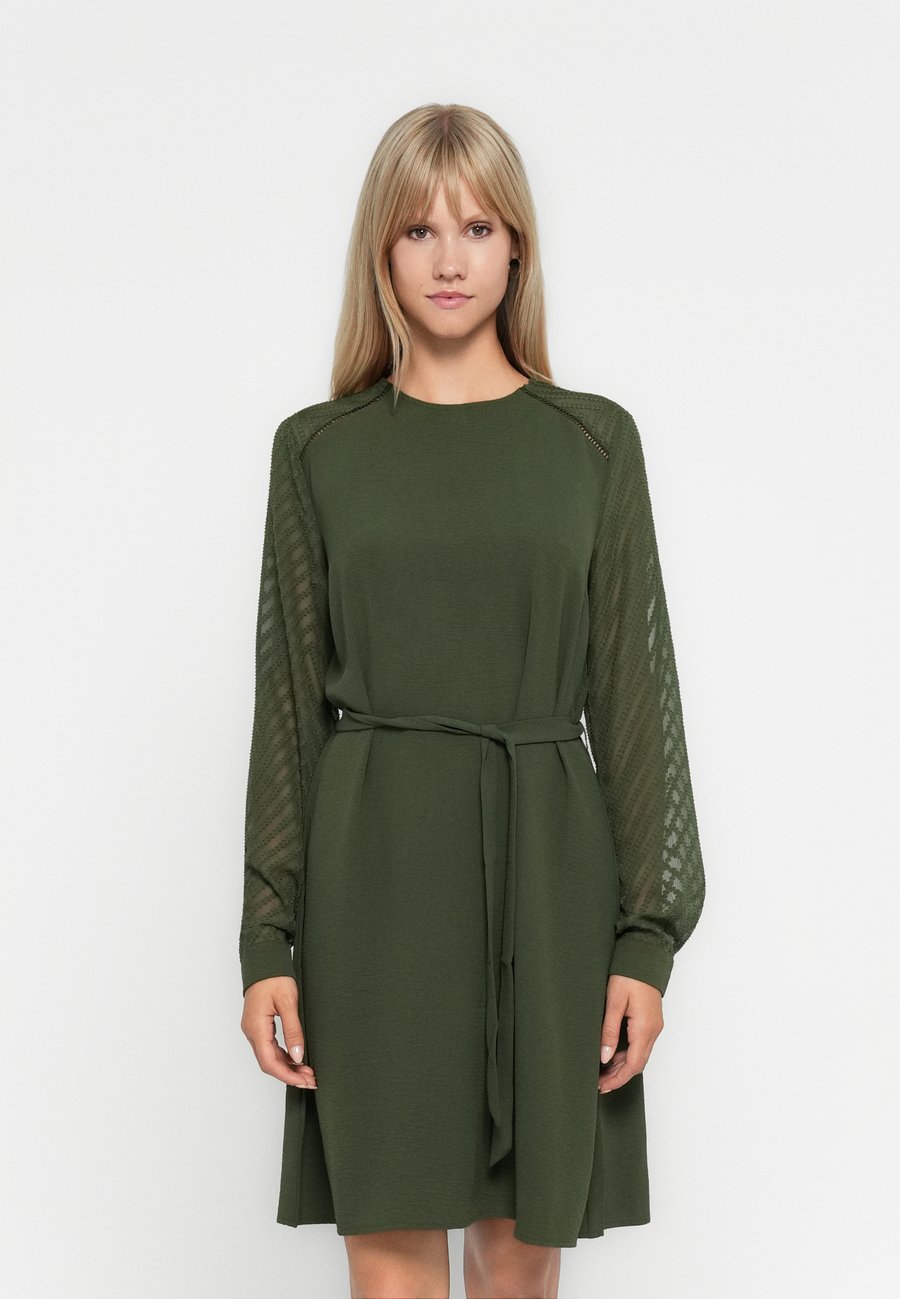 Платье ONLY ONLMETTE DOBBY SLEEVE DRESS , Duffel Bag/Dark Green
Платье ONLY ONLMETTE DOBBY SLEEVE DRESS , Duffel Bag/Dark Green