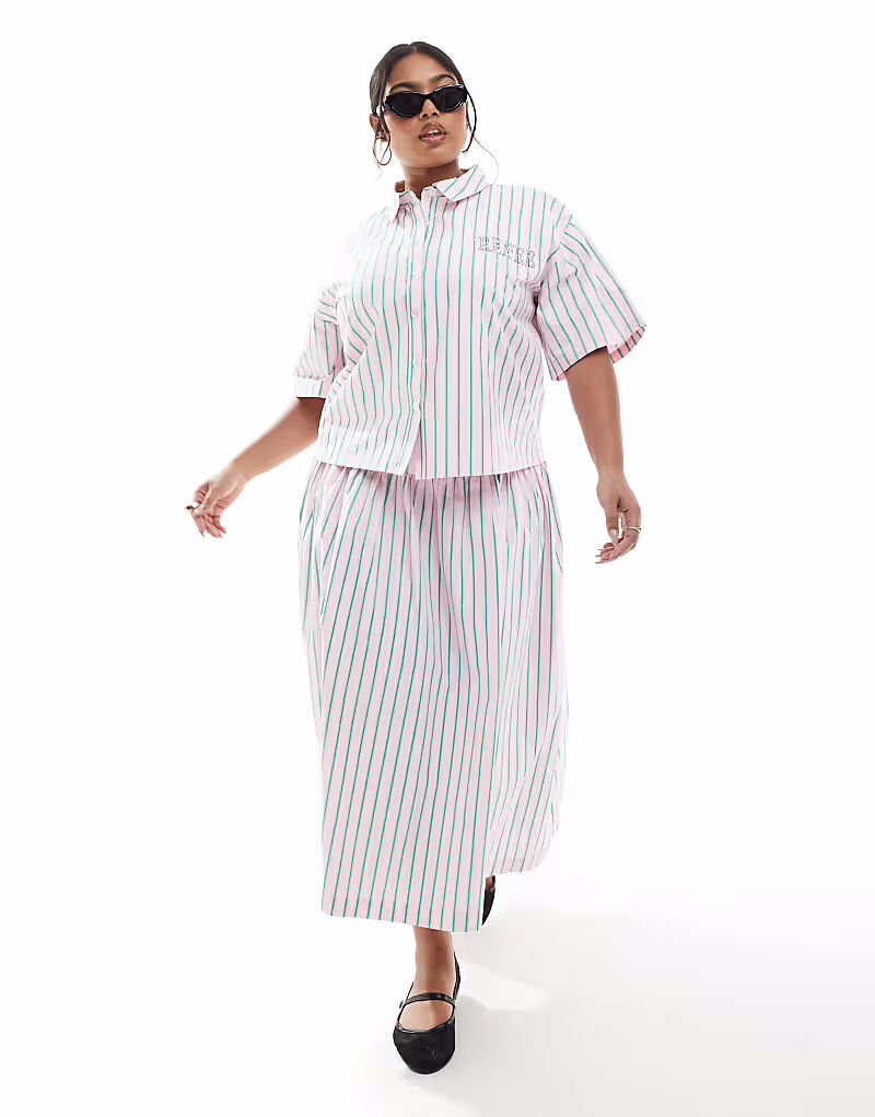 Эксклюзивная юбка миди Renee Studio Plus с широким поясом в розовую и зеленую полоску
Эксклюзивная юбка миди Renee Studio Plus с широким поясом в розовую и зеленую полоску