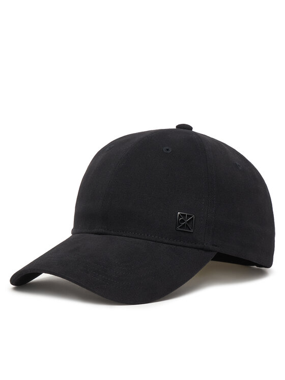 Кепка Emblem Hardware Baseball Cap LV04F5059G Calvin Klein, черный
Кепка Emblem Hardware Baseball Cap LV04F5059G Calvin Klein, черный
