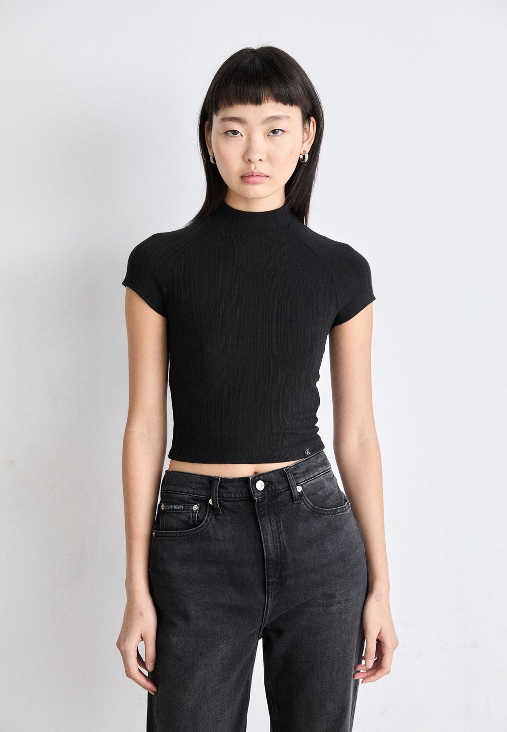 Базовая футболка WARM TEXTURE MOCKNECK Calvin Klein Jeans, черный
Базовая футболка WARM TEXTURE MOCKNECK Calvin Klein Jeans, черный
