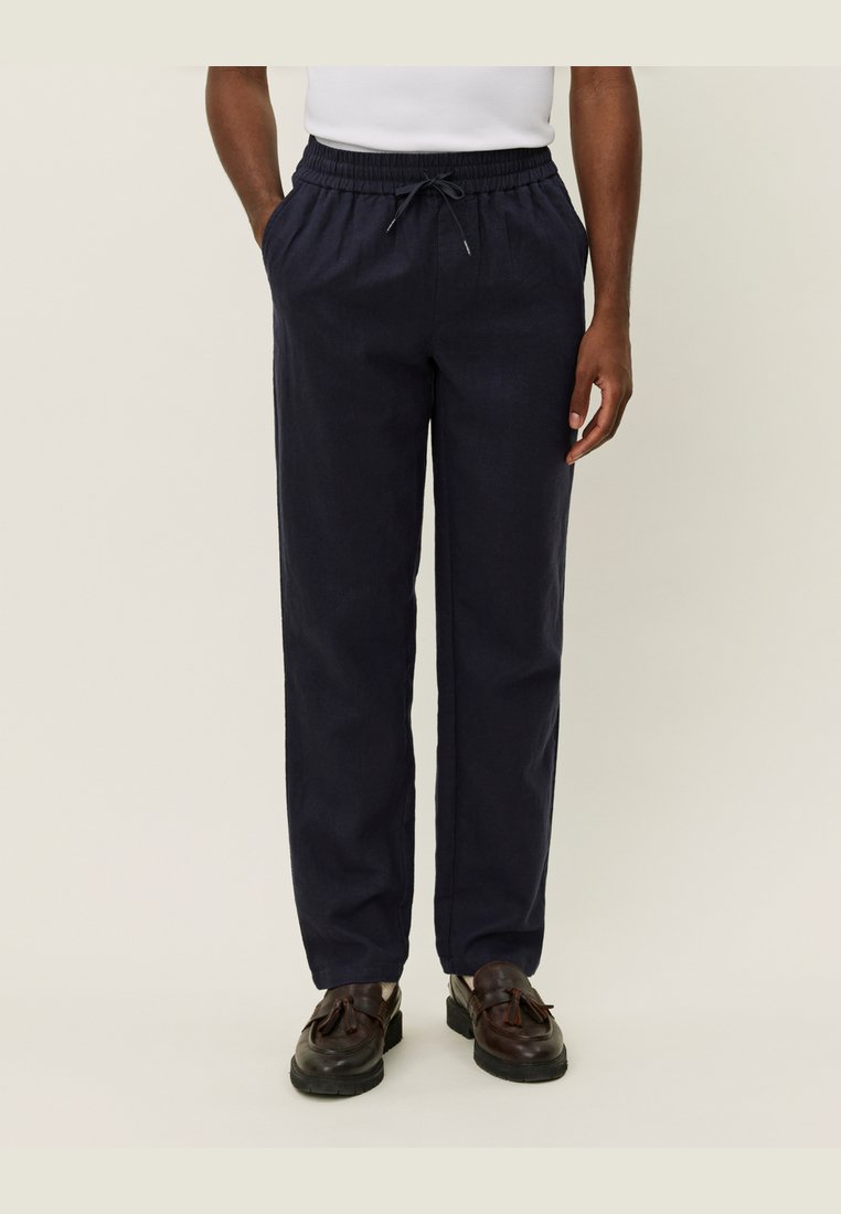 Брюки PATRICK PANTS Les Deux, Dark Navy
Брюки PATRICK PANTS Les Deux, Dark Navy