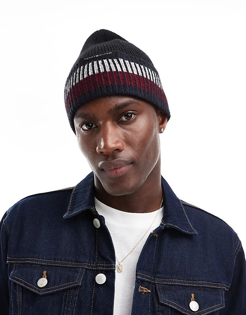 Вязаная полосатая шапка черного цвета Tommy Hilfiger
Вязаная полосатая шапка черного цвета Tommy Hilfiger