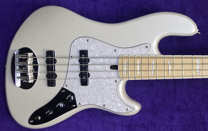 Басс гитара Lakland Skyline Darryl Jones
Басс гитара Lakland Skyline Darryl Jones