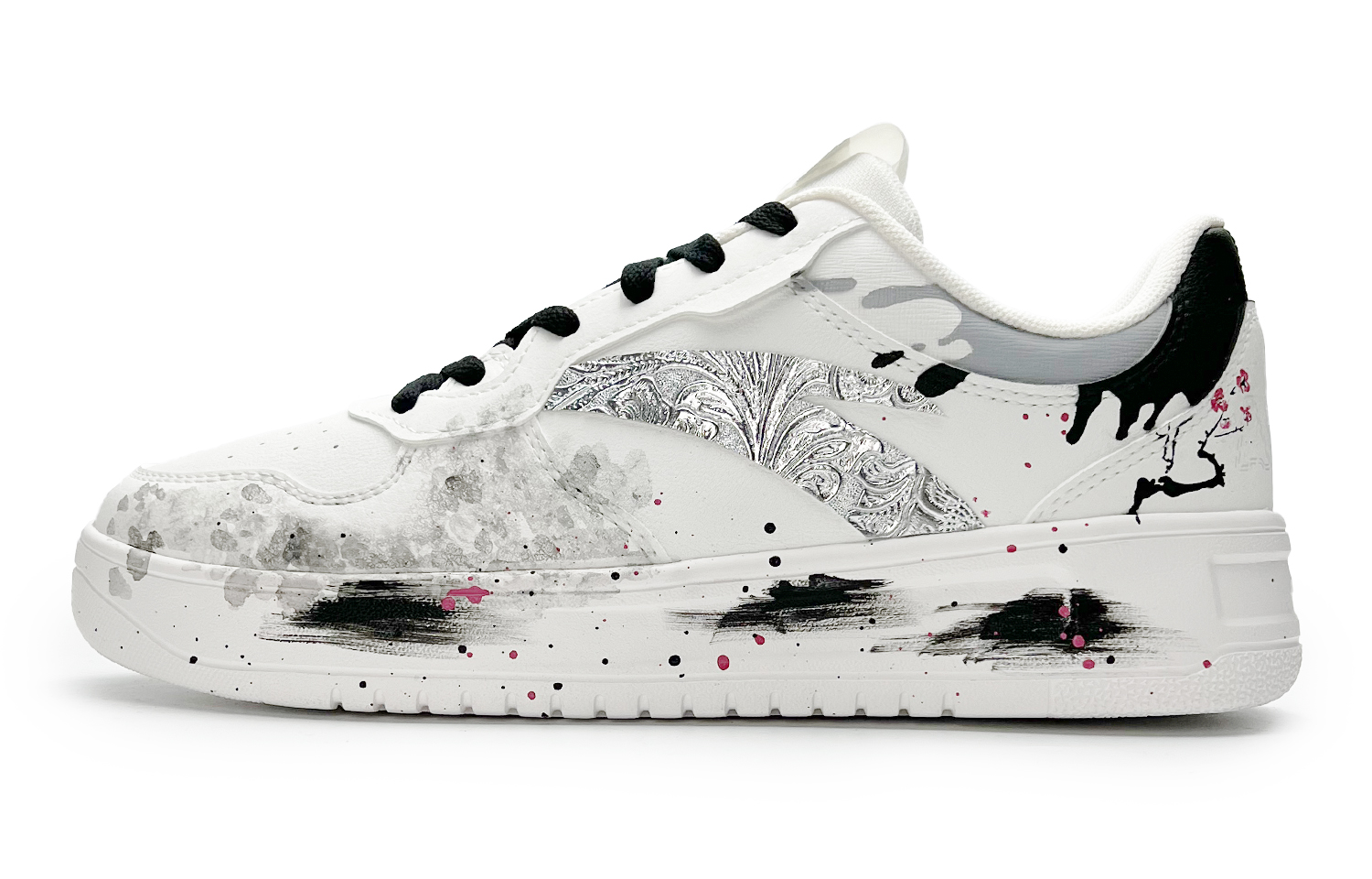 ANTA Коллекция Life противоскользящие износостойкие низкие скейтерские кроссовки мужские бело-серые бело-черные, цвет White Black 
ANTA Коллекция Life противоскользящие износостойкие низкие скейтерские кроссовки мужские бело-серые бело-черные, цвет White Black