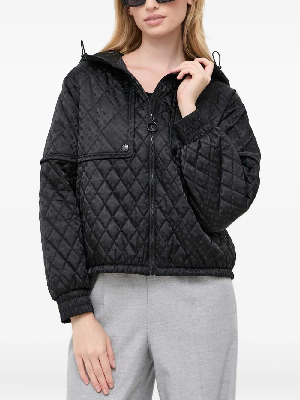 Стеганая куртка с капюшоном Boss, черный
Стеганая куртка с капюшоном Boss, черный